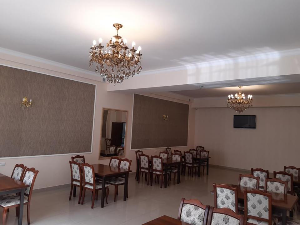 Mthnadzor Hotell Goris Exteriör bild