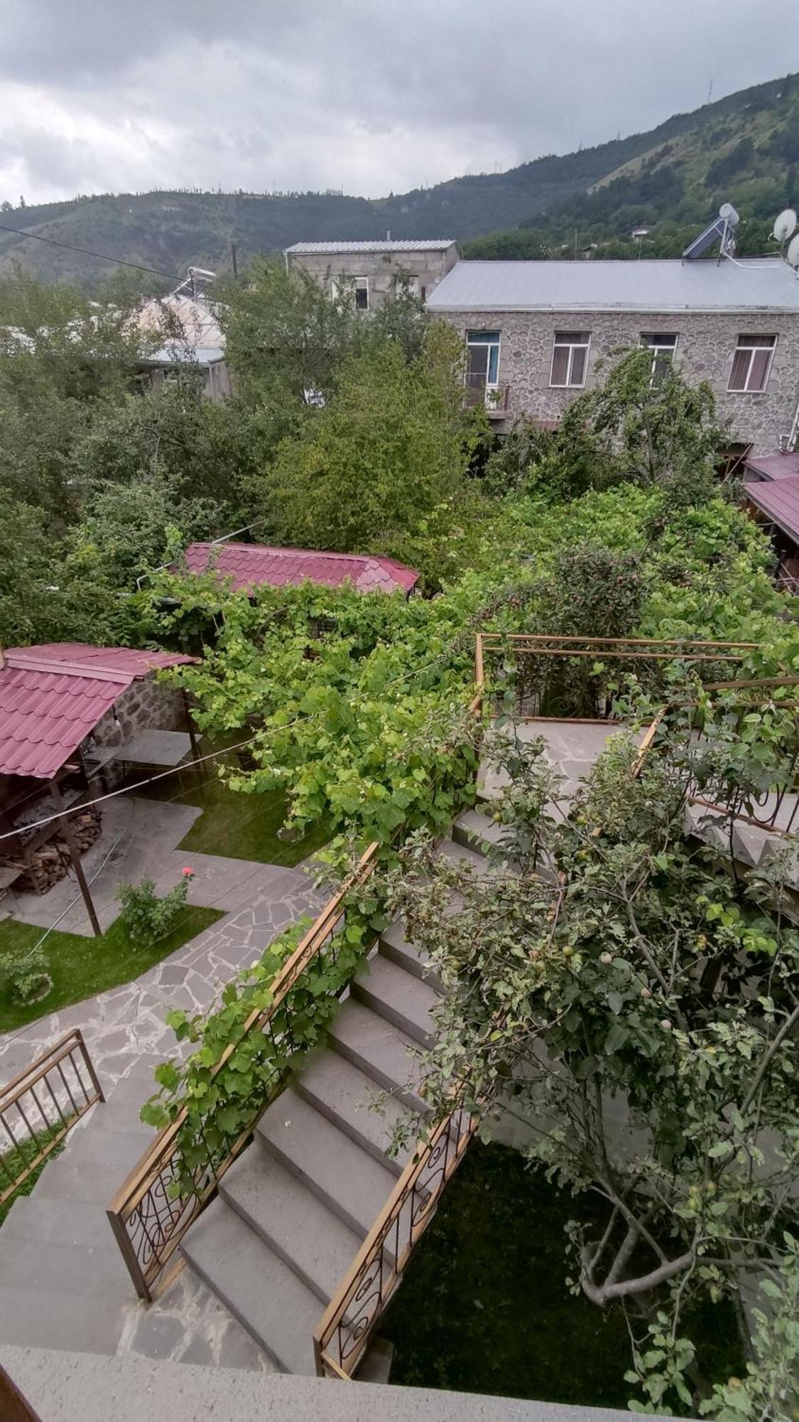 Mthnadzor Hotell Goris Exteriör bild